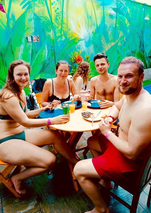 Rainbow Hostel ليما المظهر الخارجي الصورة